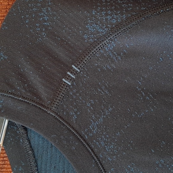 Lululemon men's shirt large - Picture 2 of 5